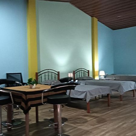 This Is It Airport Hotel And Restaurant نيجومبو المظهر الخارجي الصورة