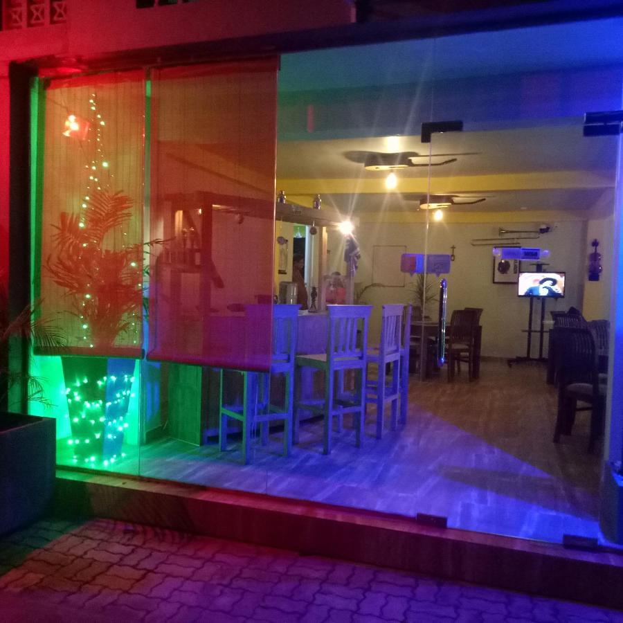 This Is It Airport Hotel And Restaurant نيجومبو المظهر الخارجي الصورة