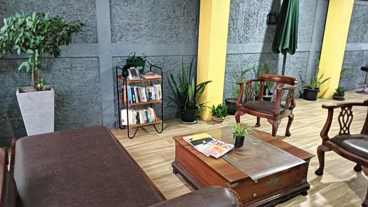 This Is It Airport Hotel And Restaurant نيجومبو المظهر الخارجي الصورة