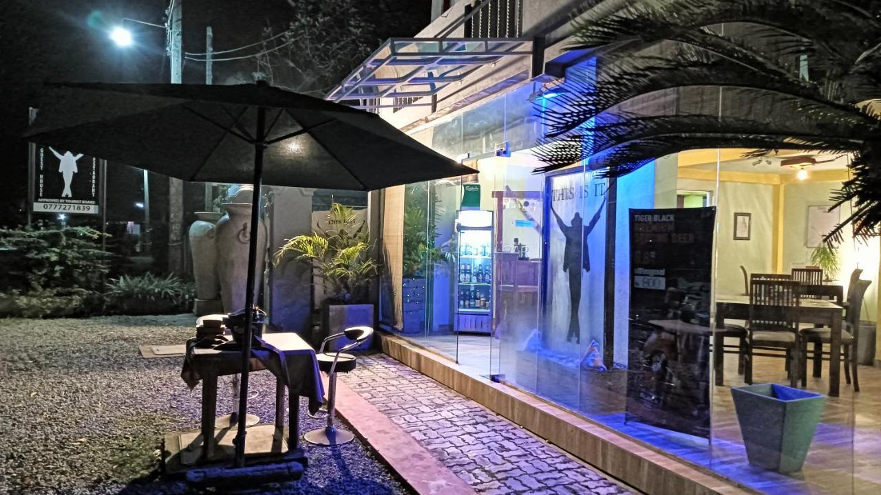 This Is It Airport Hotel And Restaurant نيجومبو المظهر الخارجي الصورة