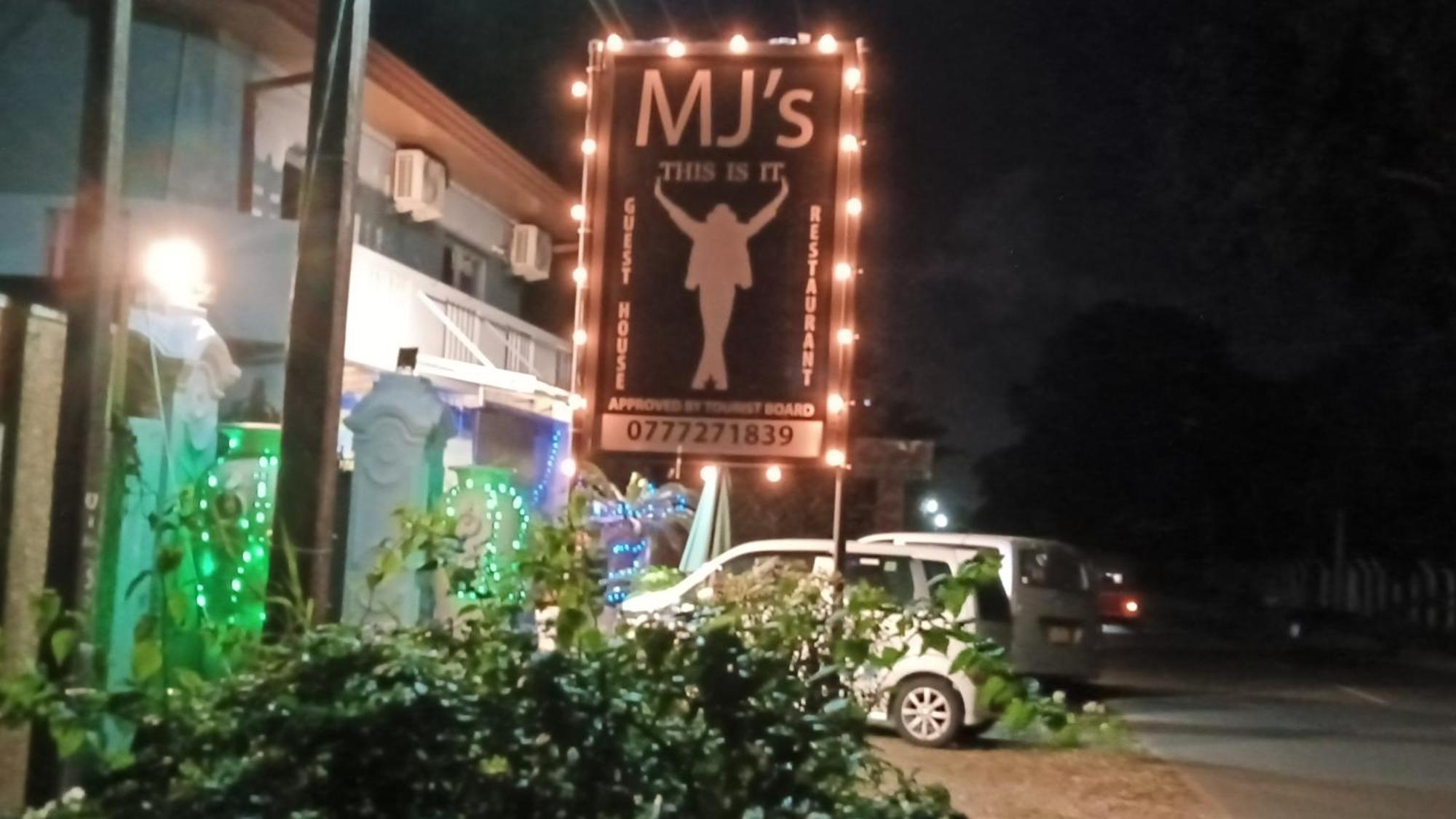 This Is It Airport Hotel And Restaurant نيجومبو المظهر الخارجي الصورة
