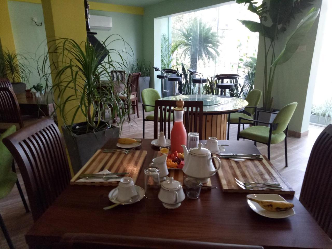 This Is It Airport Hotel And Restaurant نيجومبو المظهر الخارجي الصورة